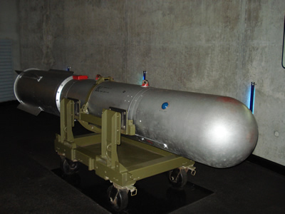 bomba nuclear, Museu Memorial de la IIGM, Caen "il.lustració"